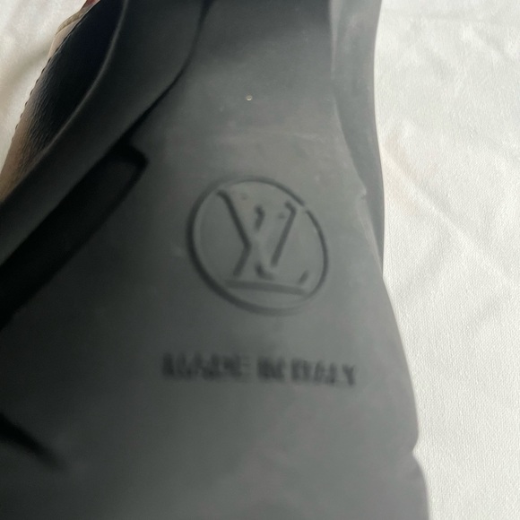 Nice sandals for any occasional, confor with 2 inch hills, support the arches. - Picture 2 of 6